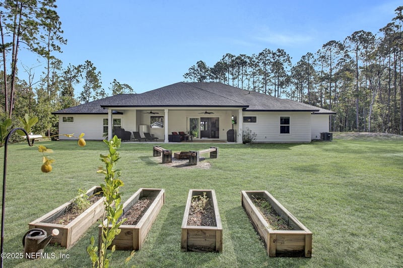 138 Lake Asbury Dr, Green Cove Springs, FL 32043