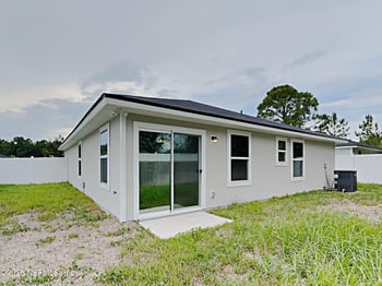 1384 Sarahs Landing Dr, Jacksonville, FL 32221