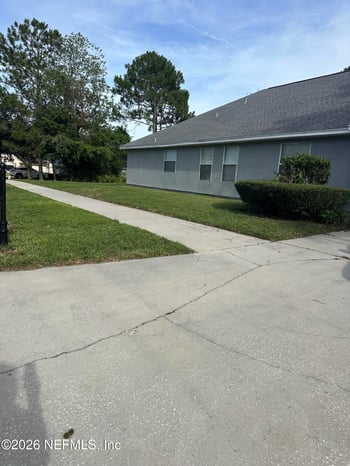 13879 Devan Lee Dr E, Jacksonville, FL 32226