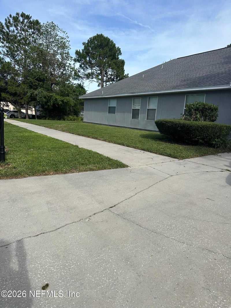 13879 Devan Lee Dr E, Jacksonville, FL 32226