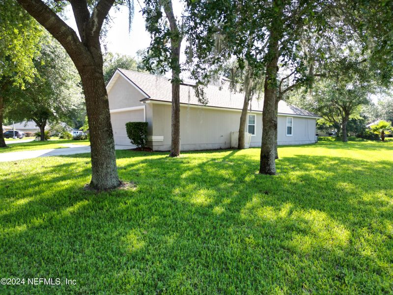 1402 Samantha Cir E, Jacksonville, FL 32218