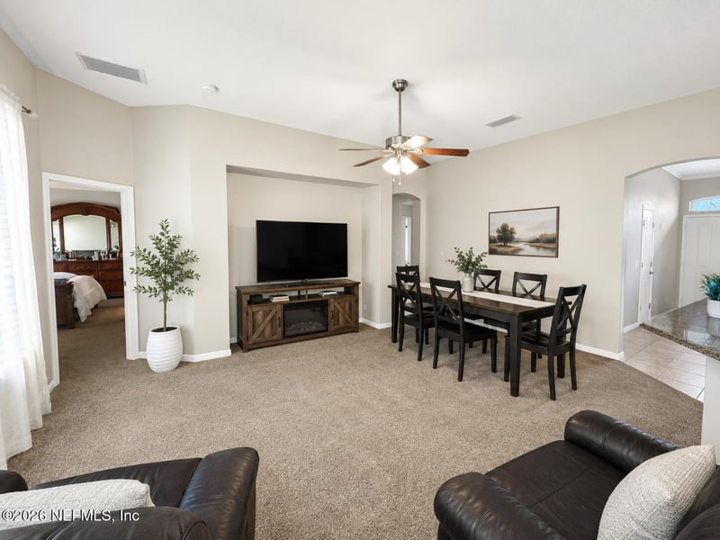 14117 Fish Eagle Dr E, Jacksonville, FL 32226