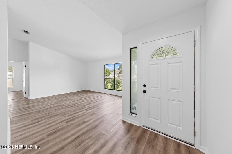 14228 Falcon Crest Dr, Jacksonville, FL 32224