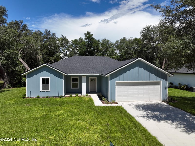 143 Swans Nest Cir, Melrose, FL 32666