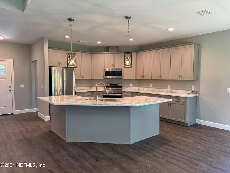 143 Swans Nest Cir, Melrose, FL 32666