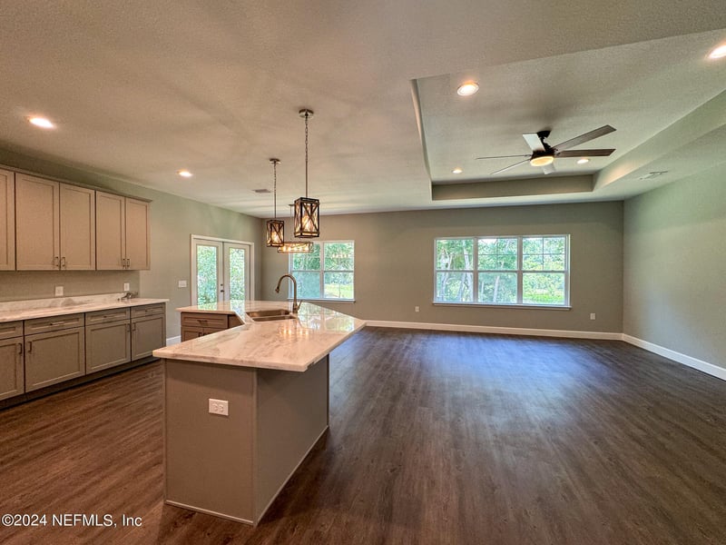 143 Swans Nest Cir, Melrose, FL 32666