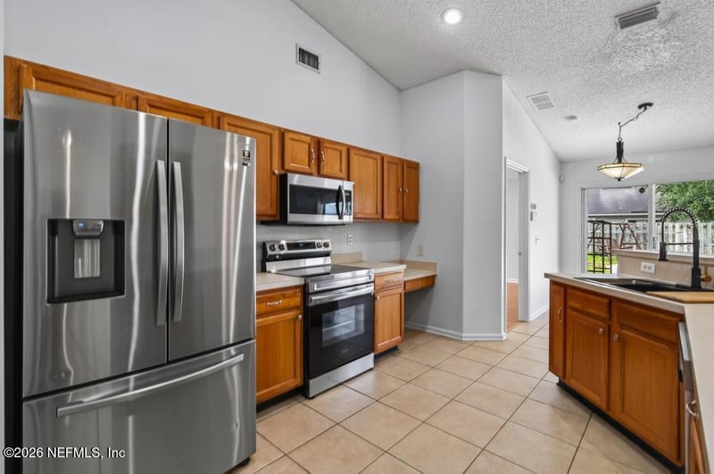 1431 Blues Creek Dr, Jacksonville, FL 32221