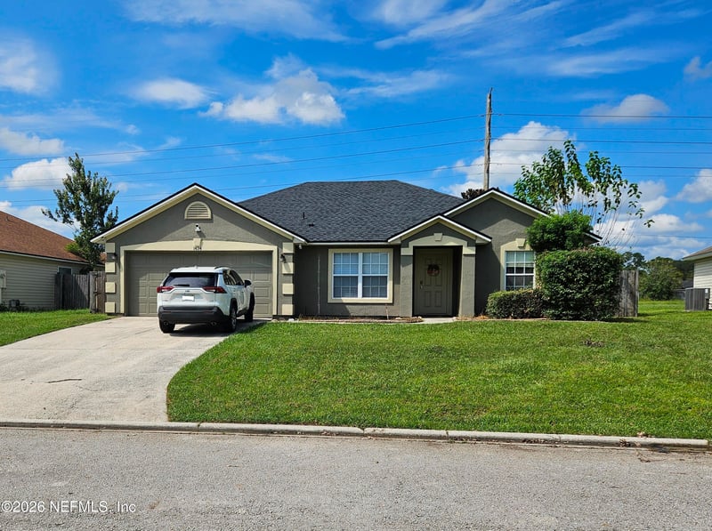 1434 Summit Oaks Dr W, Jacksonville, FL 32221