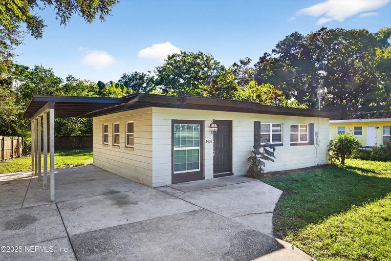 1458 Domas Dr, Jacksonville, FL 32211