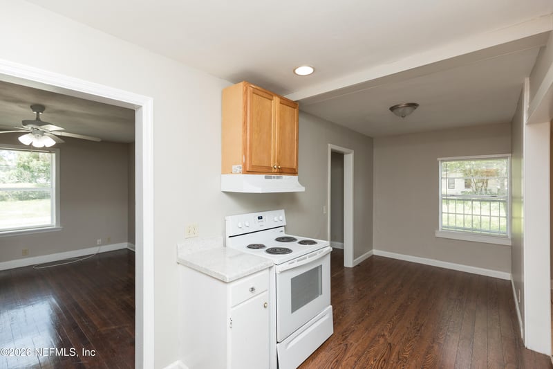 1458 Royal Court Ln, Jacksonville, FL 32209