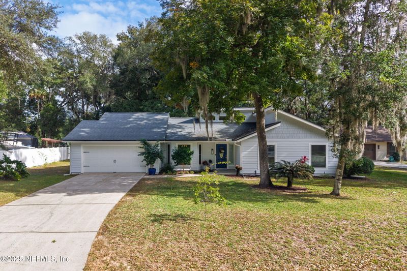 147 Tarrasa Dr, Jacksonville, FL 32225