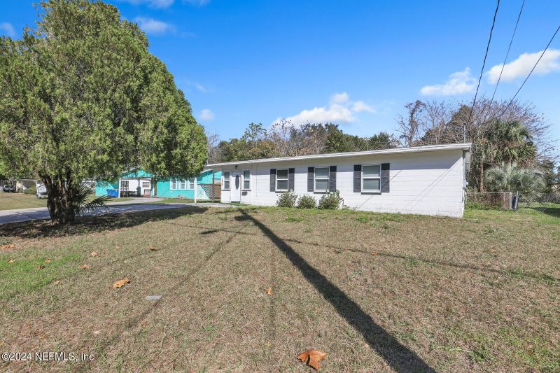 1479 Griflet Rd, Jacksonville, FL 32211
