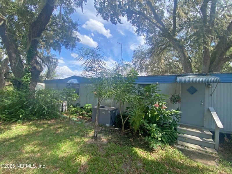 148 Swan Lake Dr, Melrose, FL 32666