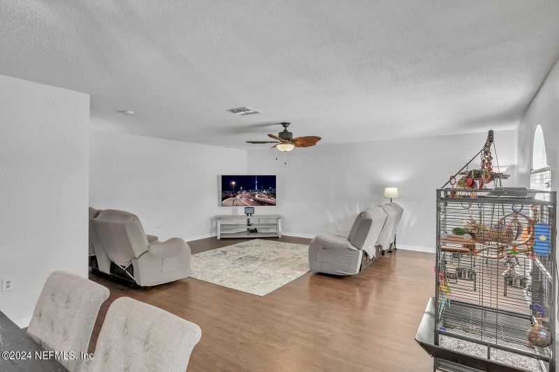 1483 Seawolf Trl N, Jacksonville, FL 32221
