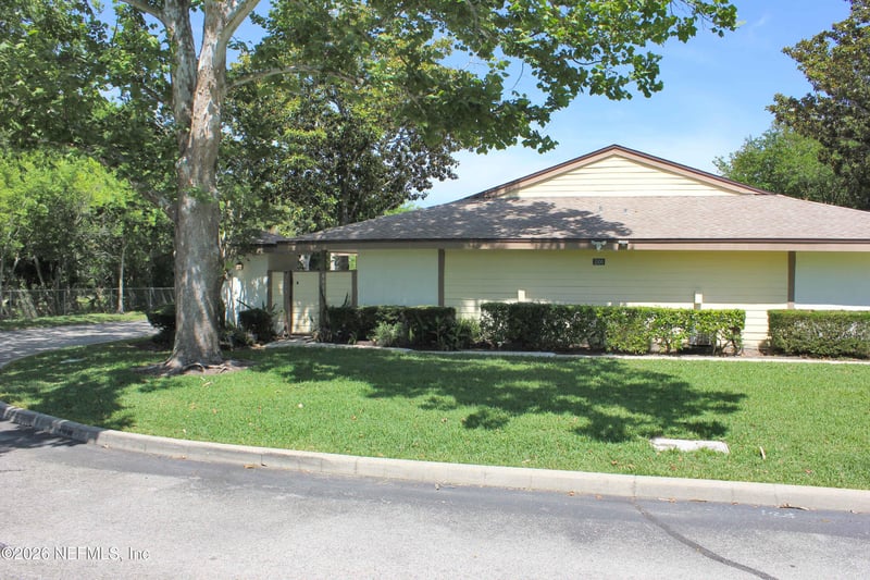 1501 Challenger Ct W, Jacksonville, FL 32233
