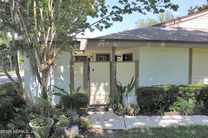 1501 Challenger Ct W, Jacksonville, FL 32233