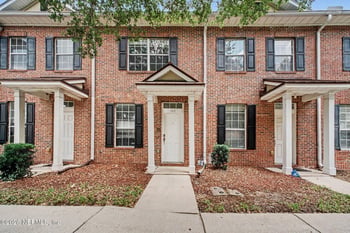 1517 Fieldview Dr, Jacksonville, FL 32225