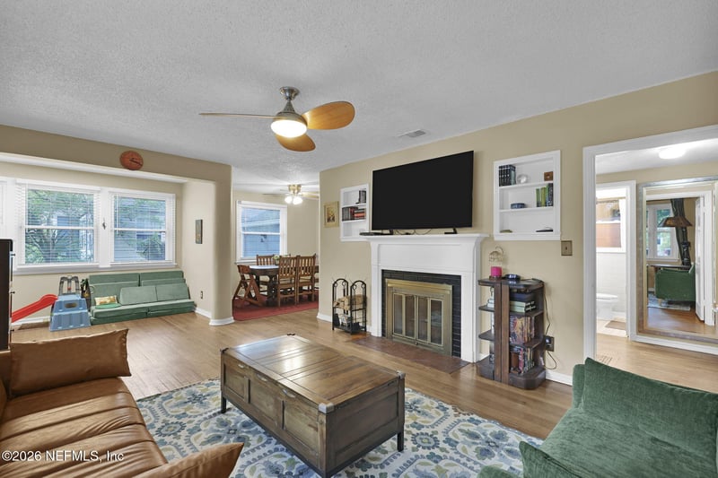 1521 Charon Rd, Jacksonville, FL 32205