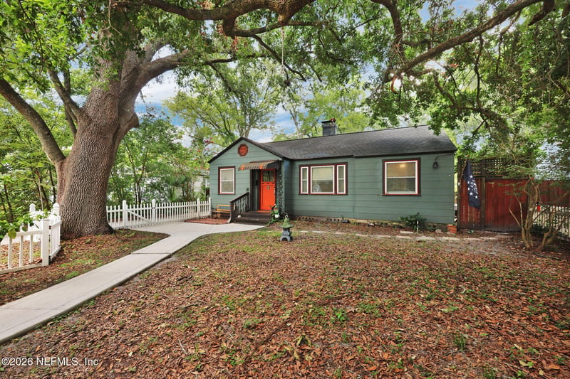 1521 Charon Rd, Jacksonville, FL 32205