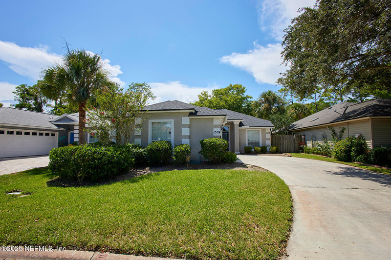 1524 Linkside Dr, Atlantic Beach, FL 32233