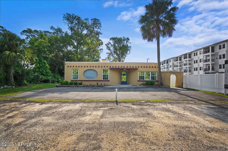 15325 N Main St, Jacksonville, FL 32218