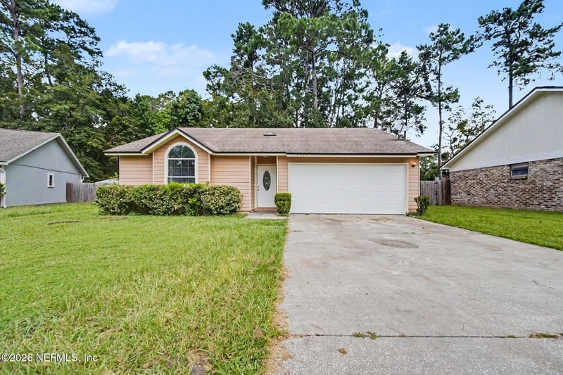 1533 Kingfisher Ln N, Jacksonville, FL 32218