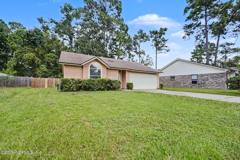 1533 Kingfisher Ln N, Jacksonville, FL 32218