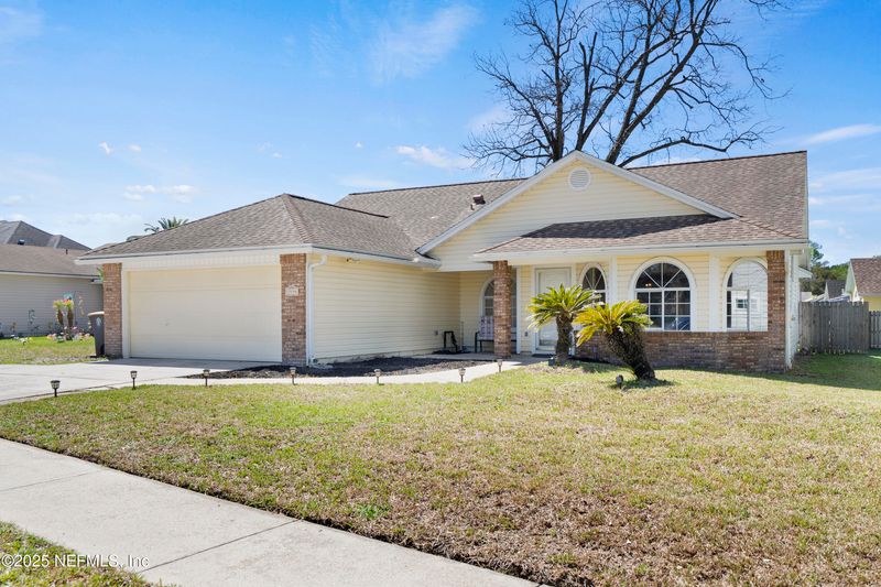 1534 E Mountain Lake Dr, Jacksonville, FL 32221