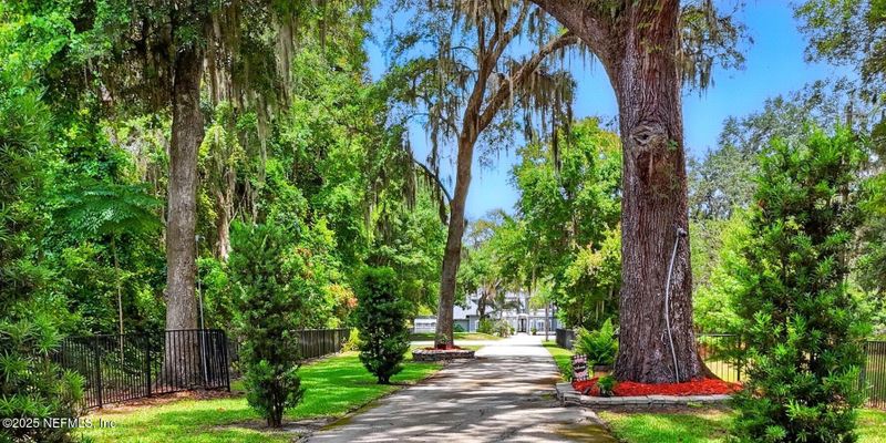 1543 Wentworth Ave, St Johns, FL 32259
