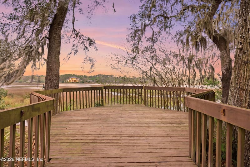 15489 Cape Dr N, Jacksonville, FL 32226