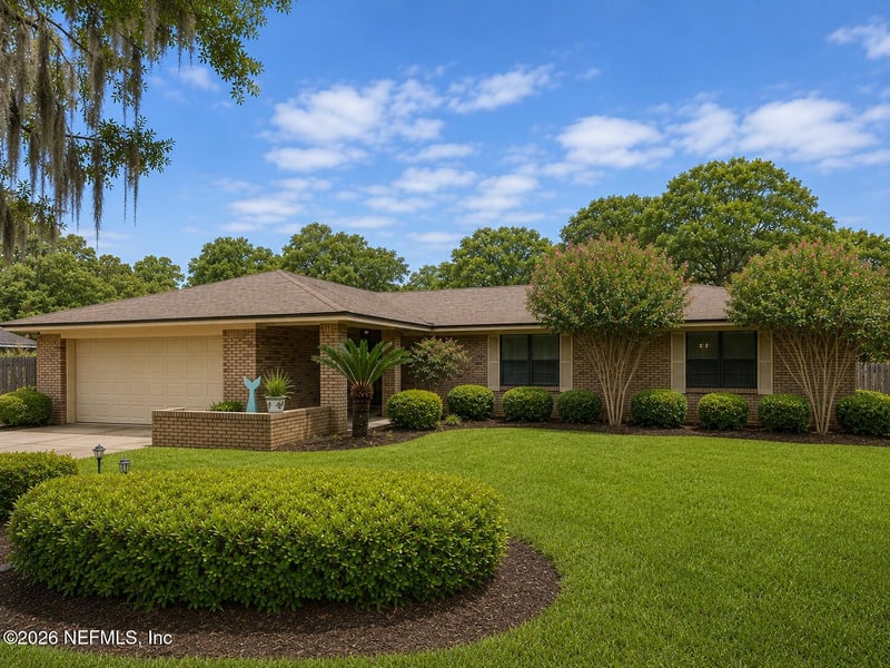 15489 Cape Dr N, Jacksonville, FL 32226