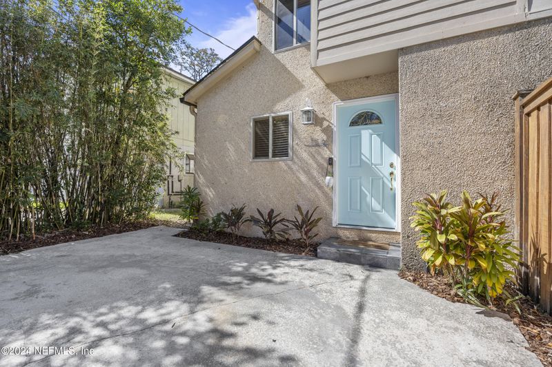 156 Poinsettia St, Atlantic Beach, FL 32233