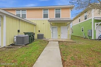 156 Sandy Beach Ln, Atlantic Beach, FL 32233