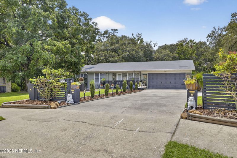1562 Pointer Dr W, Jacksonville, FL 32221