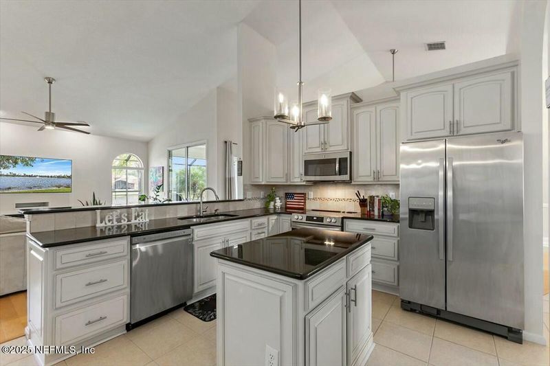 1563 Lake Bend Pl, Fleming Island, FL 32003