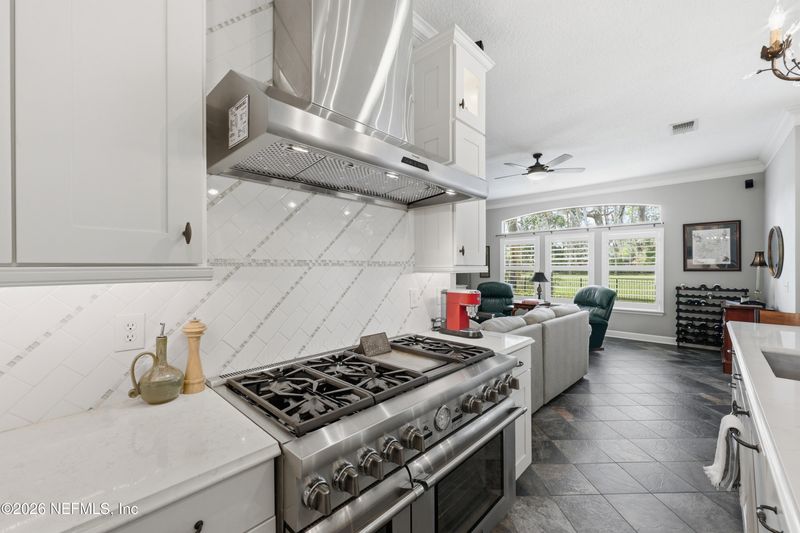 1574 Country Walk Dr, Fleming Island, FL 32003