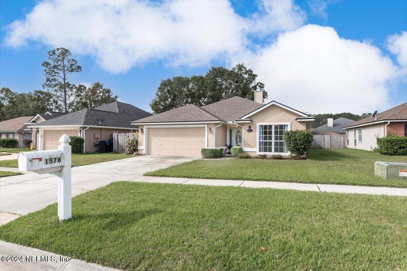1576 Glen View St, Middleburg, FL 32068