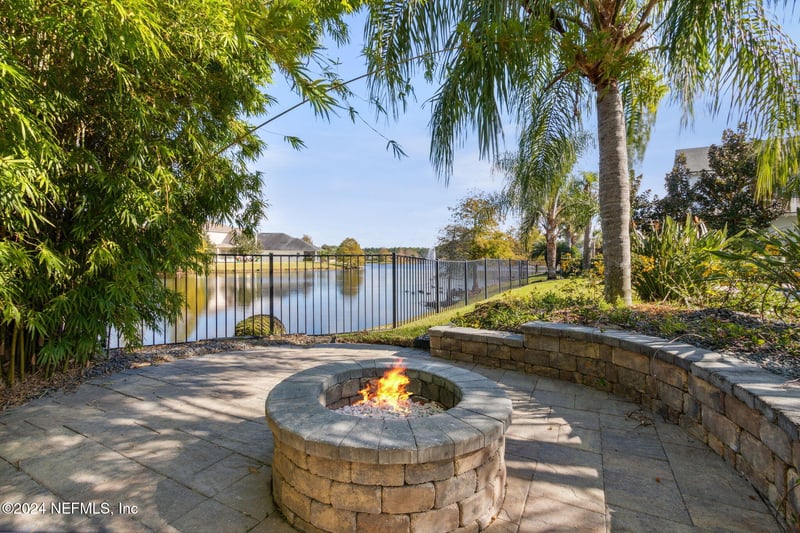 158 Blue Sky Dr, St Johns, FL 32259