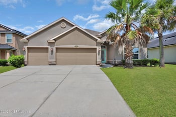 15815 Canoe Creek Dr, Jacksonville, FL 32218