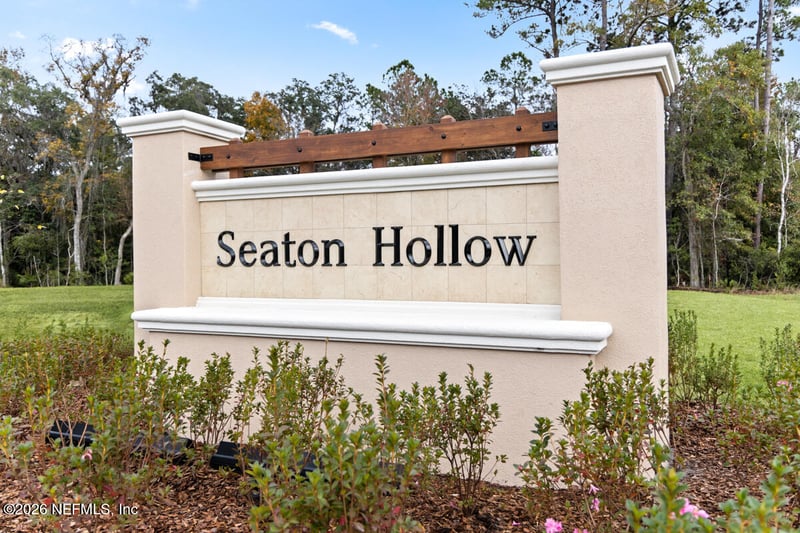 15825 Seaton Hollow Dr, Jacksonville, FL 32218