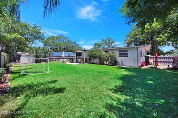 16 San Pablo Cir N, Jacksonville Beach, FL 32250