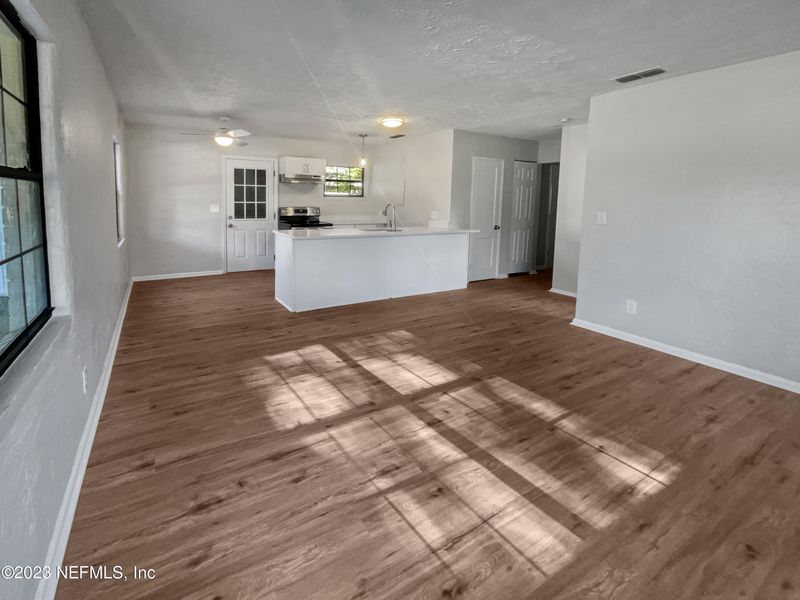 1603 King Arthur Rd, Jacksonville, FL 32211