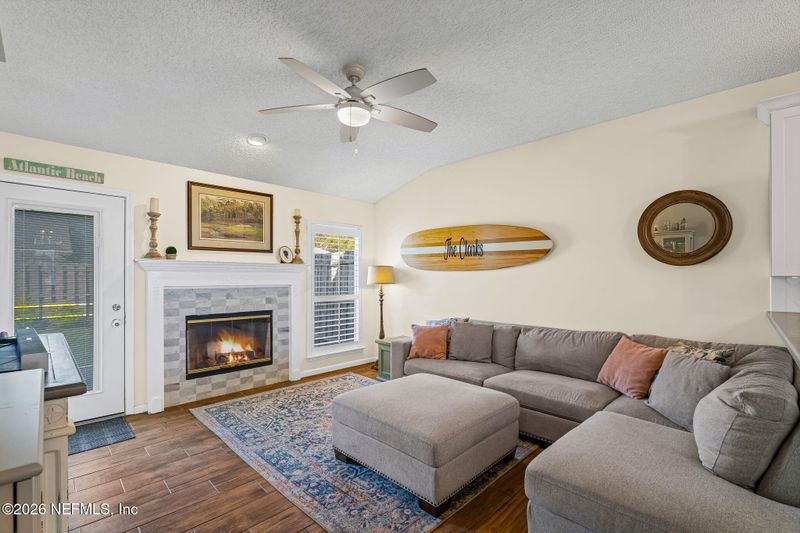 1604 Linkside Dr, Atlantic Beach, FL 32233