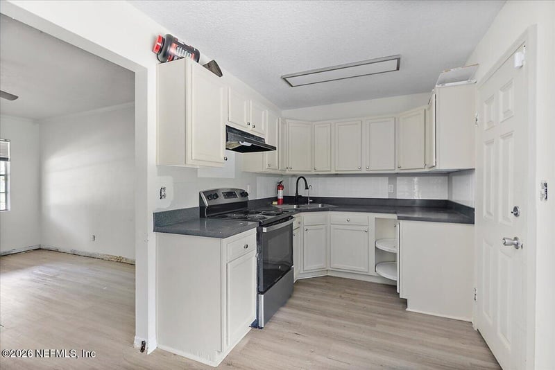 1611 Howard Rd, Jacksonville, FL 32218