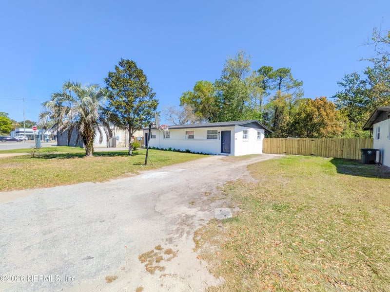 1613 Brookview Dr S, Jacksonville, FL 32246