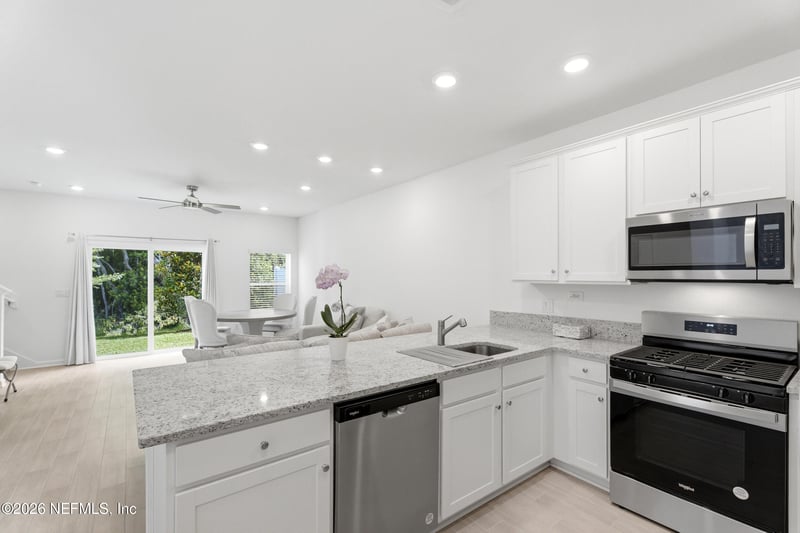 1615 Cluny Rd, Jacksonville, FL 32218