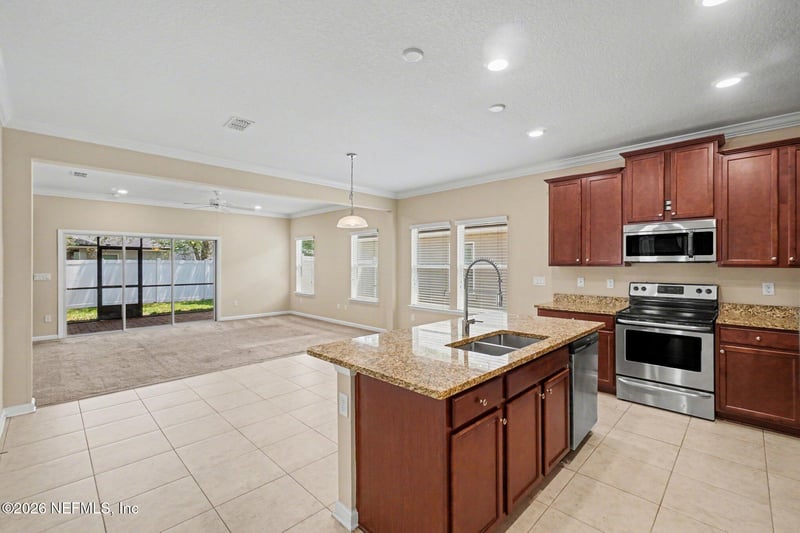 16181 Dowing Creek Dr, Jacksonville, FL 32218