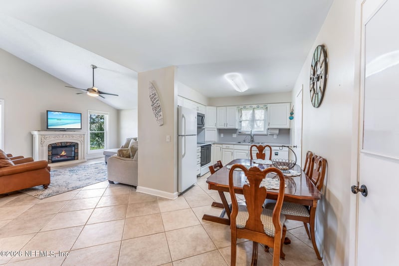 162 Belvedere St, Atlantic Beach, FL 32233