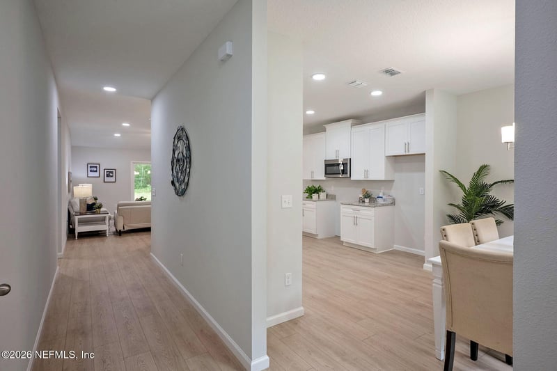 16243 N Main St, Jacksonville, FL 32218