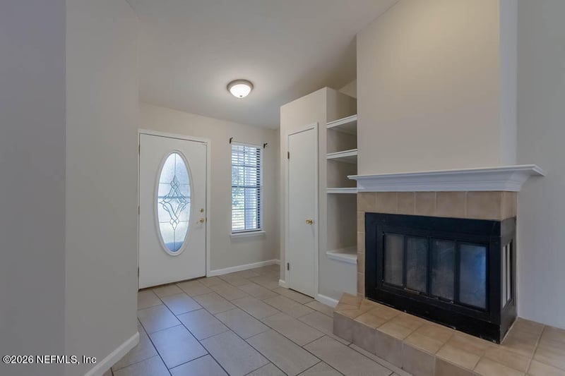 1639 Ponderosa Pine Dr E, Jacksonville, FL 32225
